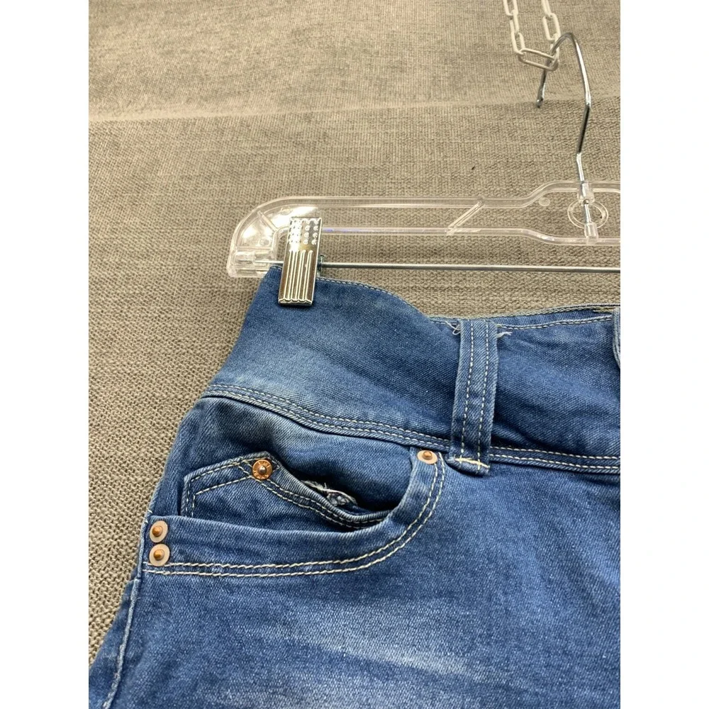 YMI Wanna Betta Butt Cut Off Shorts Women 3/26 Blue Denim Mid Rise Cuffed Hem‎